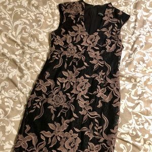 Le Chateau flattering lined dress